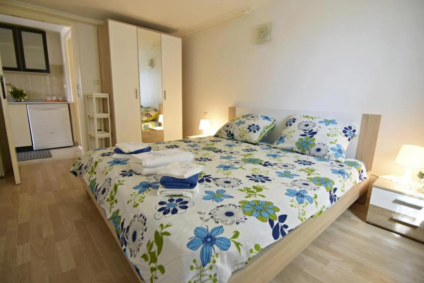 Apartment In Savudrija With Terrace, Air Conditioning, Wi-Fi