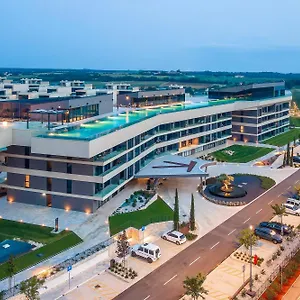 Petram & Residences Hotel apartamentowy